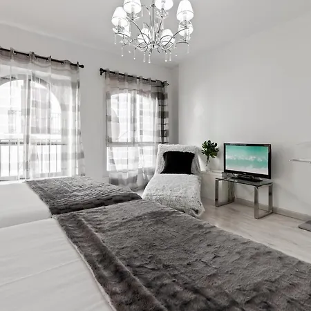 Apartamento Amplio Y Luminoso En 1 Linea Playa *
